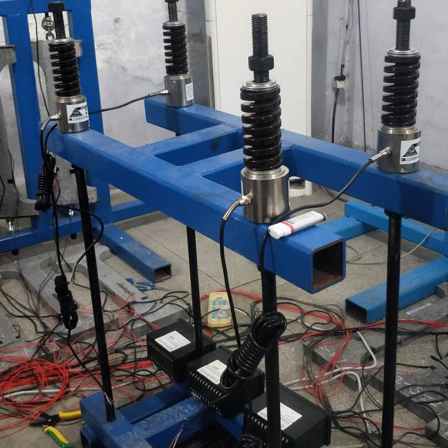 百森传感器应用于成都某大学实验室弹簧弹性测试